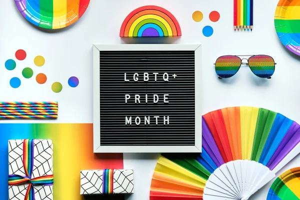 Texto Mês Orgulho Lgbtq Quadro Cartas Preto Letterboard Com Objetos — Fotografia de Stock