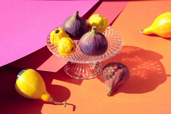 Höstfärger Lila Fikon Gula Kvitten Frukter Levande Rött Orange Magenta — Stockfoto