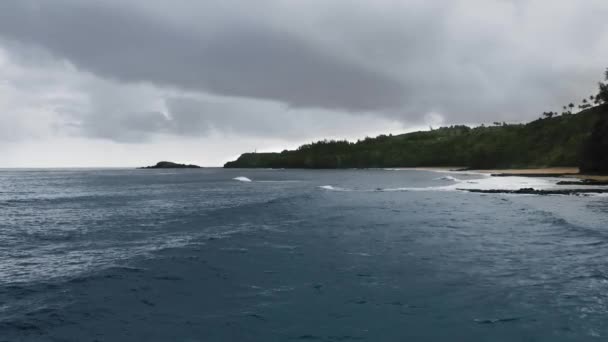 Aerial Footage Ocean Waves Tropical Coast Thunderstorm Kauai Hawaii Usa — Stock Video