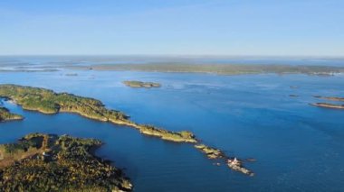 Fundy Körfezi ve Campobello Adası, New Brunswick, Kanada 'nın havadan çekilmiş videosu.