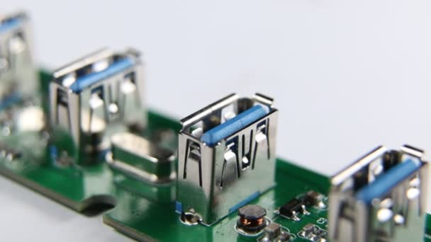 Sluiten Van Usb Poorten Een Circuit — Stockvideo