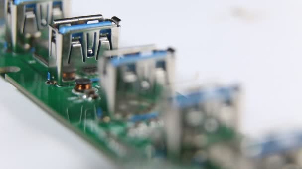 Sluiten Van Usb Poorten Een Circuit — Stockvideo