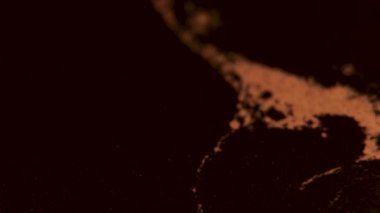 Hakiki deri kayışlara yakın.