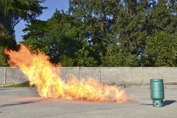 Entrenamiento de fuego con fondo exterior — Foto de Stock