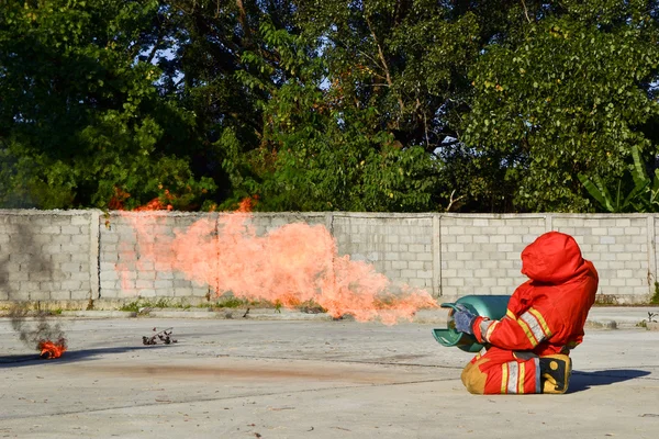 Practica ejercicios contra incendios — Foto de Stock