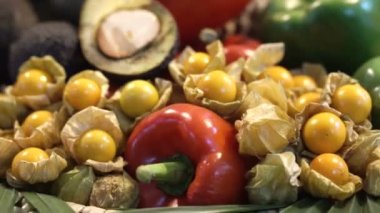 Sebze ve meyve yığını. Renkli sağlıklı vitamin gıda