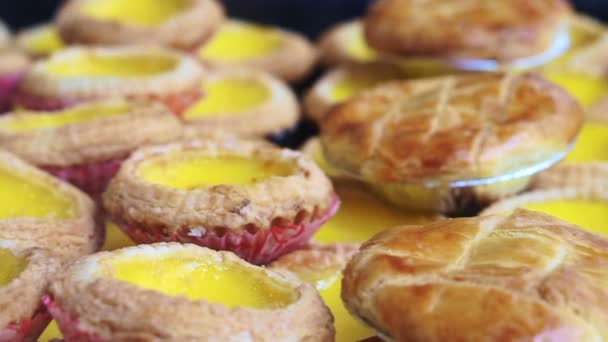 Знаменитые португальские яичные пироги — стоковое видео