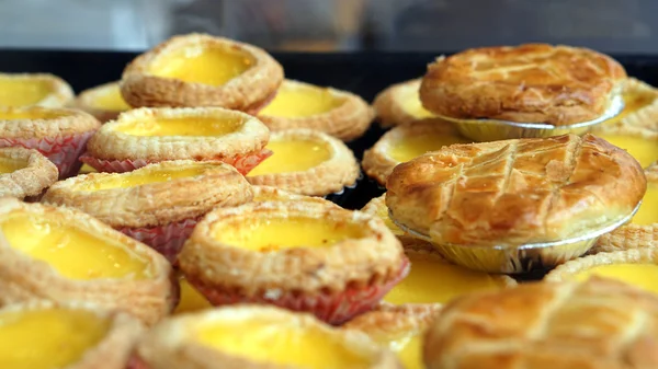 Portugalská Hong Kong styl dezert vejce a ananas koláče — Stock fotografie