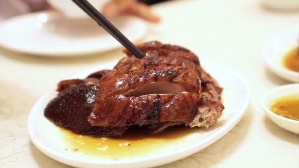 Hong Kong kavrulmuş kaz ve ördek ünlü Barbekü gıda — Stok video