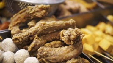 Çin, Tayvan kızarmış tavuk ve her şey alışveriş. Tayvan'ın ünlü sokak gıda