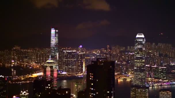 Піку Вікторія, Гонконг - квітня 2016: Timelapse світу у європейському стилі зручно Гонконг сутінки ніч світла — стокове відео