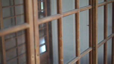 Geleneksel klasik Japon tarzı mimarisi. Camlı ahşap ev