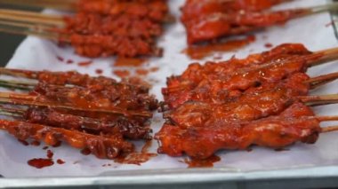 Golem, Kholae tavuk. Hindistan cevizi sütü ve sakin Yapıştır Marine ızgara kırmızı baharatlı tavuk. Tayland Güney gıda