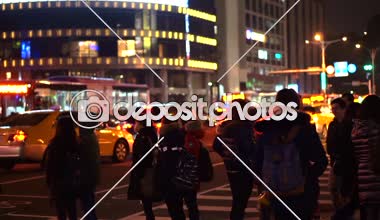 Taipei, Tayvan Roc - Şubat, 2016: Tayvanlı ulaşım arabalar ve insanlar Taipei City alan kalabalık