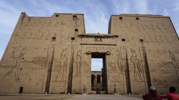 Templo Horus Edfu Destino Viaje Egipto Entrada Puerta Hermosa Arquitectura —  Fotos de Stock