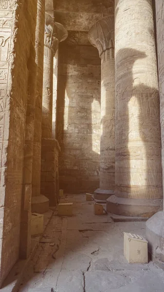 Templo Horus Edfu Columnas Detalle Estructura Alrededor Del Pasillo Entrada —  Fotos de Stock