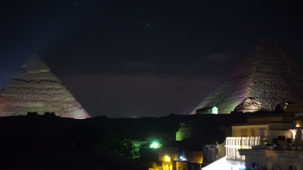 Night Show Sphinx Great Pyramids Egypt Colorful Light Panning Video — Stock Video