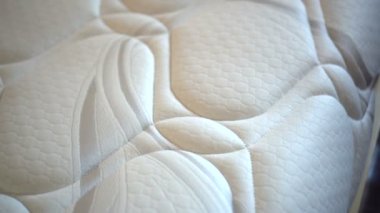 Yumuşak, güzel yatak yatağı, yakın çekim.