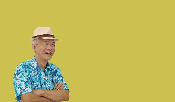 Asian Senior Man Retired Elderly Hawaii Shirt Straw Hat Happy — ストック写真
