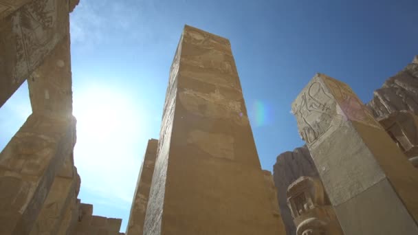 Хатхор Бог Архитектурных Колоннах Руины Хатшепсут Храм Луксор Египет — стоковое видео