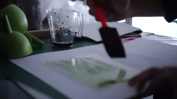 Druckgrafik Cyanotyp Vorbereitung Prozess Beschichtung Grüne Substanz Bevor Sie Der — Stockvideo