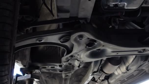 Bajo Marco Del Coche Por Debajo Parte Para Reparación Automóviles — Vídeos de Stock