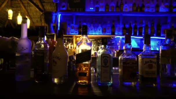 Phuket Thailandia Apr 2021 Liquori Bar Notte Struttura Spiaggia Bambù — Video Stock