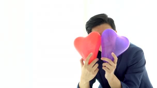 Азиатский Лесбийский Гей Сорванец Ищет Любовь Свидание Яркий Стиль Держа — стоковое видео
