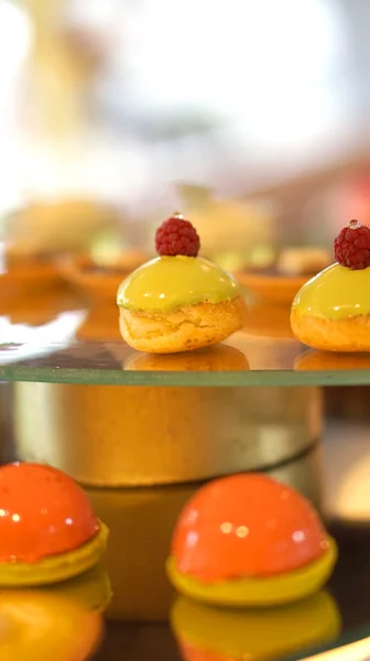 Farbenfrohes Dessertbuffet, Nachmittagstee — Stockfoto