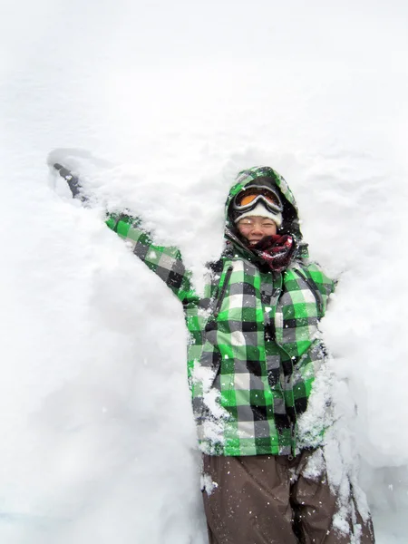 Girl having fun in snow — Stock Photo, Image