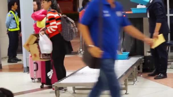 Bolsas de control de seguridad aeropuerto — Vídeo de stock