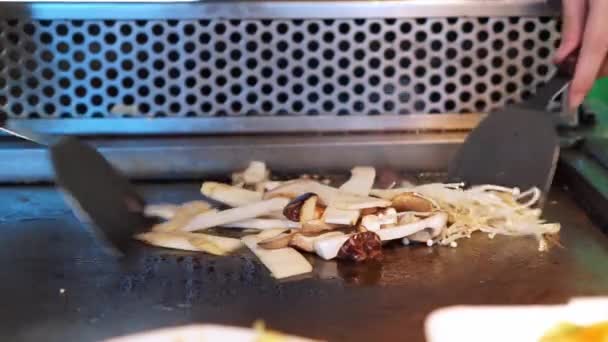 Kuchni Teppanyaki z pieczarkami — Wideo stockowe