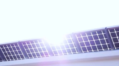 Güneş panelleri güneş ışığı ile