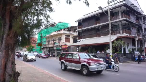 Vie locale vue sur la rue de Chiang Mai — Video