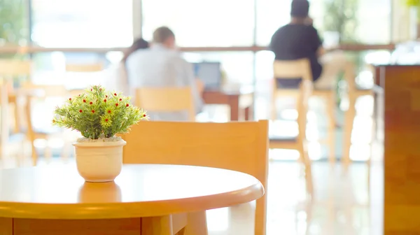 Trabalhando em cafeteria — Fotografia de Stock