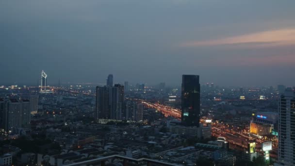 O horizonte de Banguecoque ao pôr do sol — Vídeo de Stock