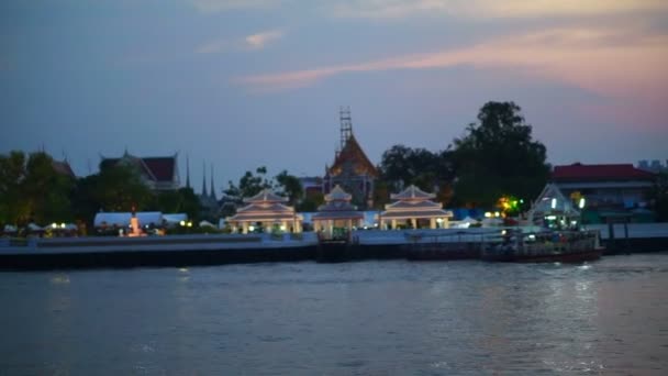 Chrám Wat Arun při západu slunce — Stock video