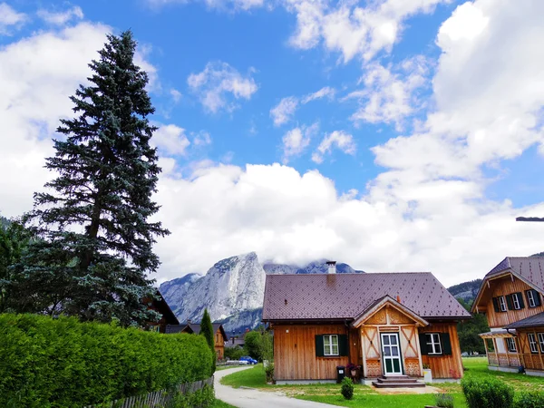 Casa de madera, paisaje rural en Europa, Suiza —  Fotos de Stock