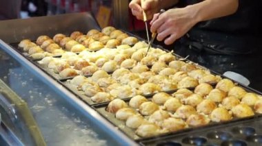 Takoyaki Japon ahtapot un topu yemek. Geleneksel Japonya aperatif mutfağı