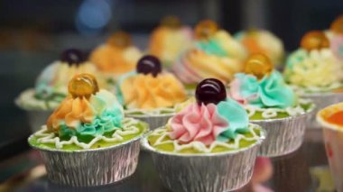 Çeşitli renkli kek