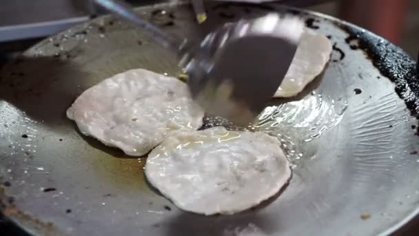 Video Hint yapımı gözleme, Roti ekmek sıcak tava, yağ ve tereyağı ile