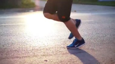 Maraton koşucu sabah güneşin, sağlıklı egzersiz kavramı