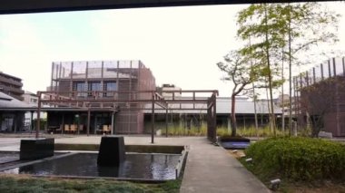 Kyoto, Japonya - Mart 2015: Japon peyzaj tasarım modern Bahçe zen stili