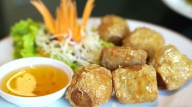 Erik soslu Çin restoranı gıda Yengeç rulo pasta
