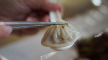 Çorba köfte, Xiaolongbao Buhar. Sulu Çin dim sum. Restoranda yemek