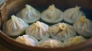 Çorba köfte, Xiaolongbao Buhar. Sulu Çin dim sum. Restoranda yemek