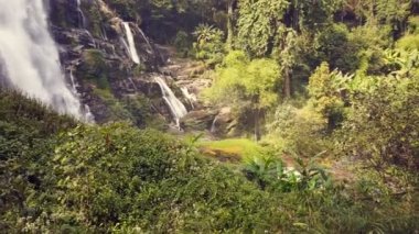 Tayland dağ orman tropik şelale