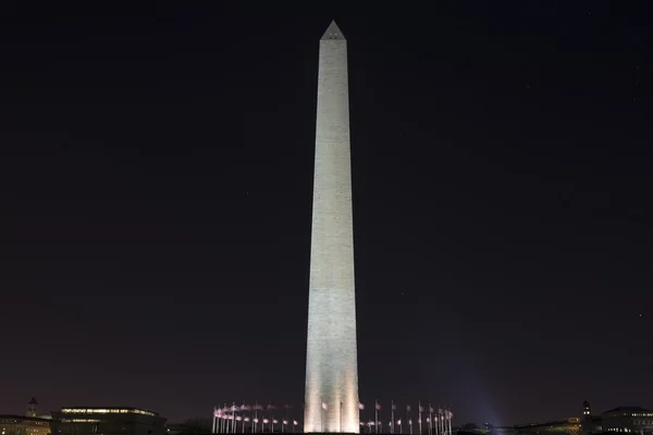 Washingtonův monument v noci — Stock fotografie