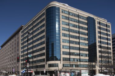 Evler ve sokaklar kar kaplı 