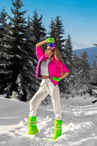 Retrato Invierno Mujer Joven Modelo Moda Invierno Con Traje Esquí —  Fotos de Stock